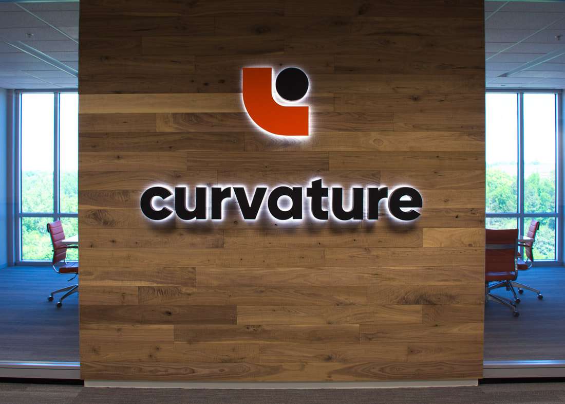 curvature公司前臺(tái)背發(fā)光字logo背景墻(圖1)